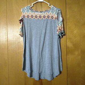 Good Day Women's Large? Open Cold Shoulder Short Sleeve Top READ
